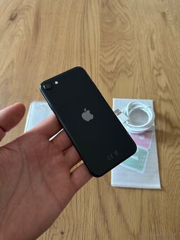 iPhone SE 2020 64 gb Black - 4