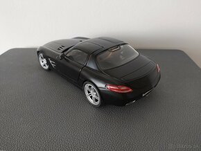 Mercedes SLS 1:18 - 4