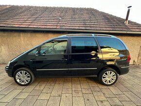 Volkswagen Sharan 1.9 TDI 4Motion 7 Miestny 2010 - 4