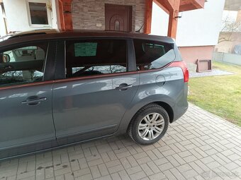 Peugeot 5008 1,6Hdi 82kw r.v.2012 manuál - 4