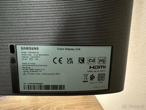 Samsung 24” FullHD - 4