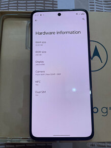 Motorola Moto G84 5G 12 GB/256 GB Viva Magenta - 4