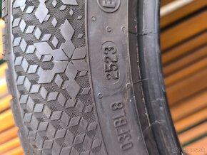 Continental 235/55R18 - 4