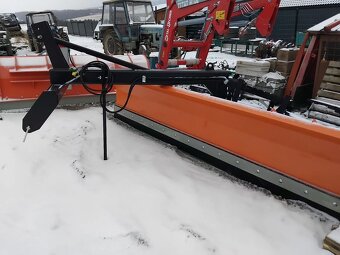 Čelný nakladač Zetor. - 4