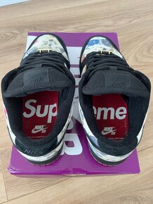 Nike SB Dunk x Supreme - 4