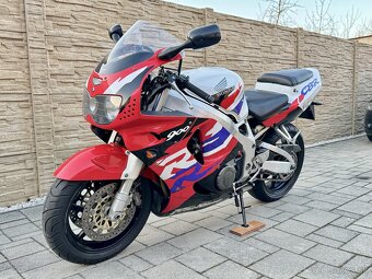 HONDA CBR 900 RR SC33 - 4