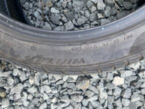 Zimné 235/40 R19 - 4