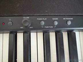 Digitálne piano KORG - 4