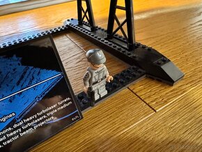 LEGO Imperial Star Destroyer (UCS) (75252) - Poskladané - 4