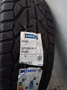 TOYOTA RAV4 17"+225/65 R17+SNÍMAČE+MATICE ZIMNÁ SADA - 4