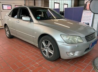 Lexus IS200 - 4