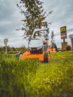 Predám aku kosačku STIHL RMA 448 TC - 4