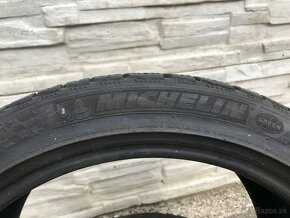 235/40 R19 zimne pneu MICHELIN - 4