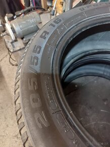 Predám zimné pneu 2ks BFGoodrich 205/55R16 DOT 0720 - 4