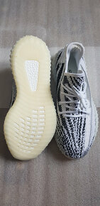 ADIDAS  YEEZE ZEBRA - 4