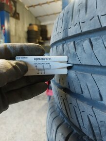 Predám dodávkové 235/65 R16C letné Michelin - 4