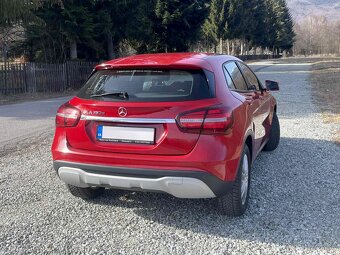 Mercedes-Benz GLA 180d - 4