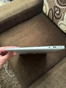 MacBook Air 13-inch - 4