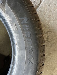 Predám zimné pneu 235/60R18 Nordica - 4