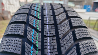 Zimné pneu 215/45 R18 --- CONTINENTAL - 4