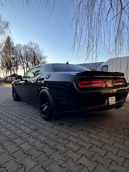 Dodge Challenger Hemi/shaker - 4