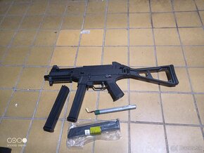 Predam  zbran ump45 od EE - 4