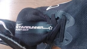 Predam detske tenisky Nike Starrunner. Velkost EU35, 22cm. - 4