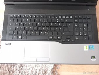 17" Fujitsu Lifebook / Intel core i5 / 256gb ssd / 8gb ram - 4