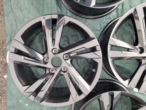 Alu kola Volkswagen Golf Valenci Black R17 ET51 - 4