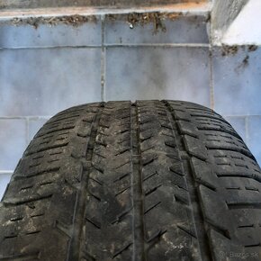 PREDÁM PNEUMATIKY MICHELIN NA DISKOCH 215/65 R 15 C - 4