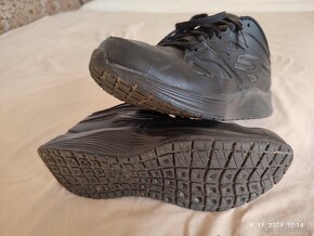 Kožené tenisky na veľmi širokú nohu Skechers v 40 - 4