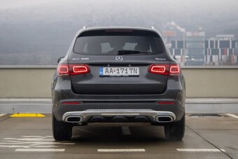 Mercedes-Benz GLC 300 e 4MATIC - TOP stav, možnosť SPLÁTOK - 4