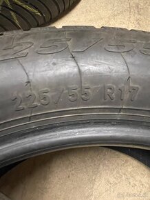 Pirelli 225/55 R17 4x=140€ - 4