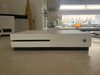 XBox One - 4