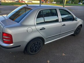 Škoda Fabia 1.4 MPI Benzín - 4