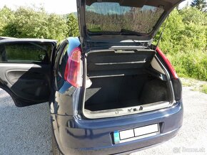 Predám Fiat Grande Punto, modrá metalíza, 1,4i, 57kW. - 4