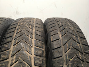 215/65 R16 Zimné pneumatiky  Vredestein Snowtrac 4 kusy - 4