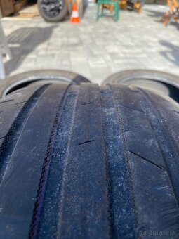 Letné gumy NOKIAN 225/55 R17 - 4