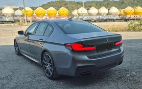 BMW M550i  xDrive aj na Leasing - 4