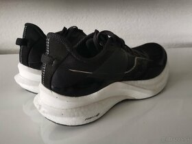 SAUCONY TEMPUS Black/Fog Pôvodná cena:190Eur Bežecké Tenisky - 4