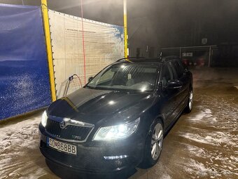 Škoda Octavia 2.0 TDI CR RS FULL VÝBAVA - 4