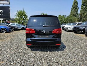 Volkswagen Touran 1.6 TDI Premium Comfortline DSG - 4