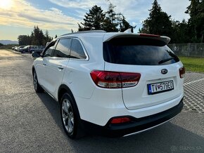 KIA Sorento 2.2 CRDi 4WD Platinum A/T - 4