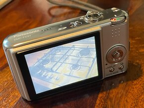 LUMIX DMC-FX01 - 4