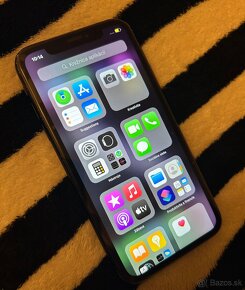 iPhone XR 64GB black - 4