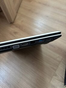 Asus notebook - 4