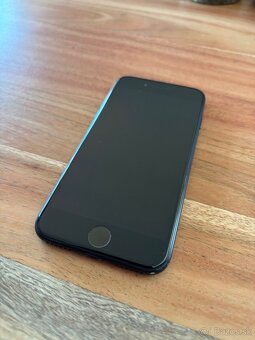 iPhone 7 32GB - 100% batéria - 4