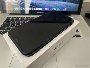 iPhone XR 64Gb Black - 4