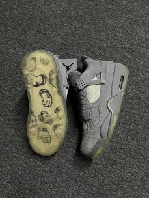 Nike x Kaws Air Jordan 4 Retro - 4