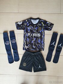 Dres  Mbappe - 4